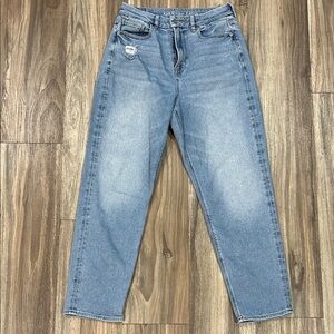 American Eagle Outfitters Light Wash Boyfriend Jeans